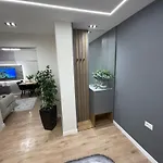 Gold Luxury House 아파트 Durrës